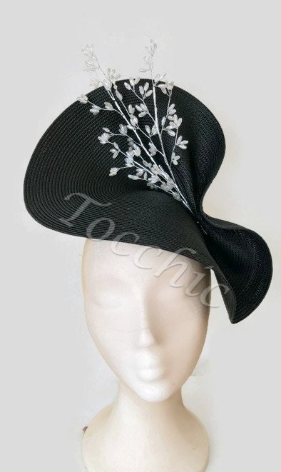 tocado negro y blanco con piedras, tocado joya plateado y negro, invitada boda plateado, tocado para boda, tocado invitada perfecta de boda 7