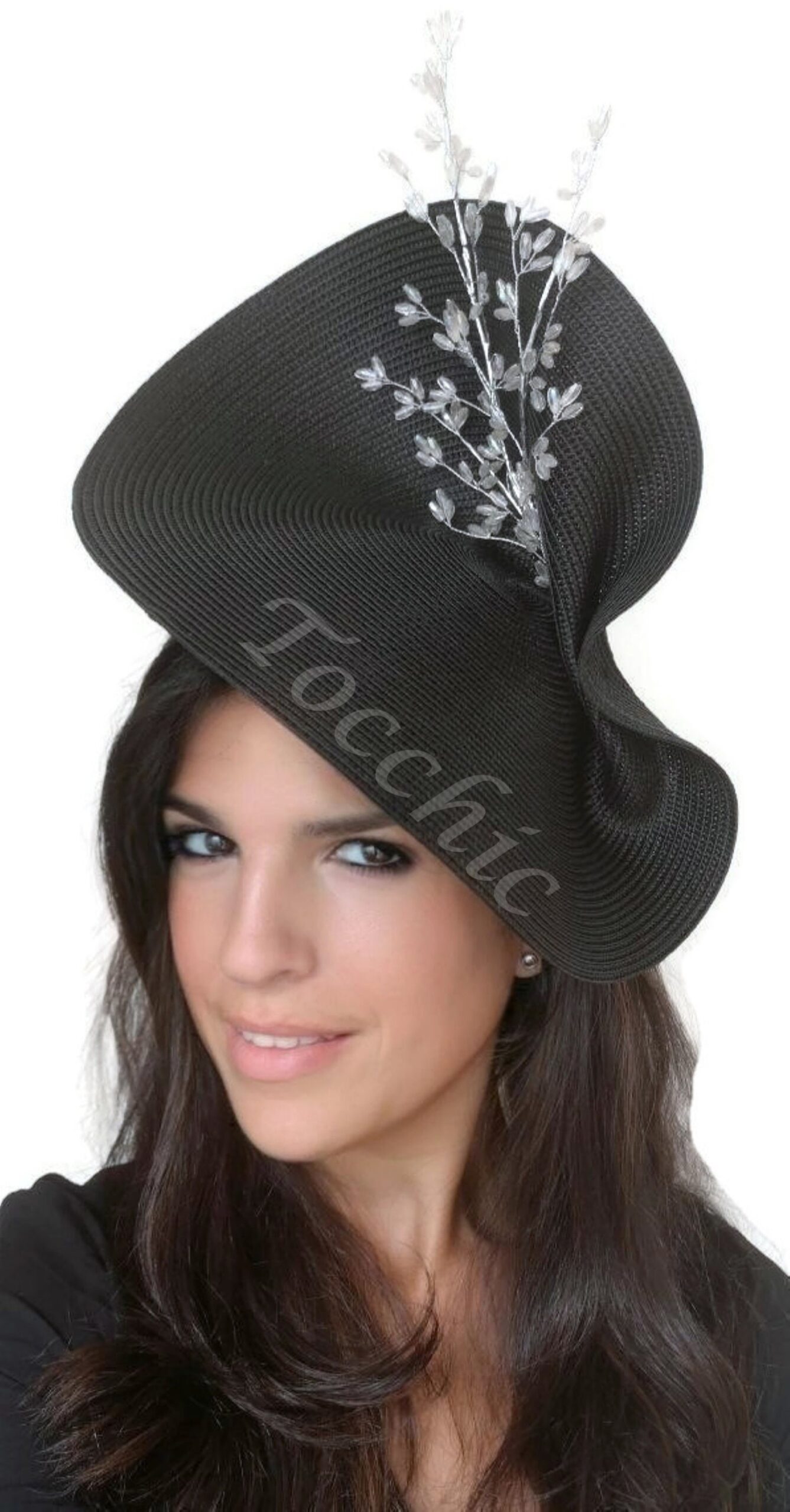 tocado negro y blanco con piedras, tocado joya plateado y negro, invitada boda plateado, tocado para boda, tocado invitada perfecta de boda 5