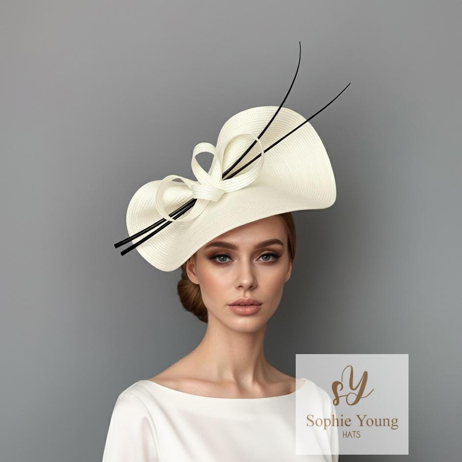 Sombrero Kentucky Derby color marfil con lazo: Tocado Ascot con plumas negras 0|